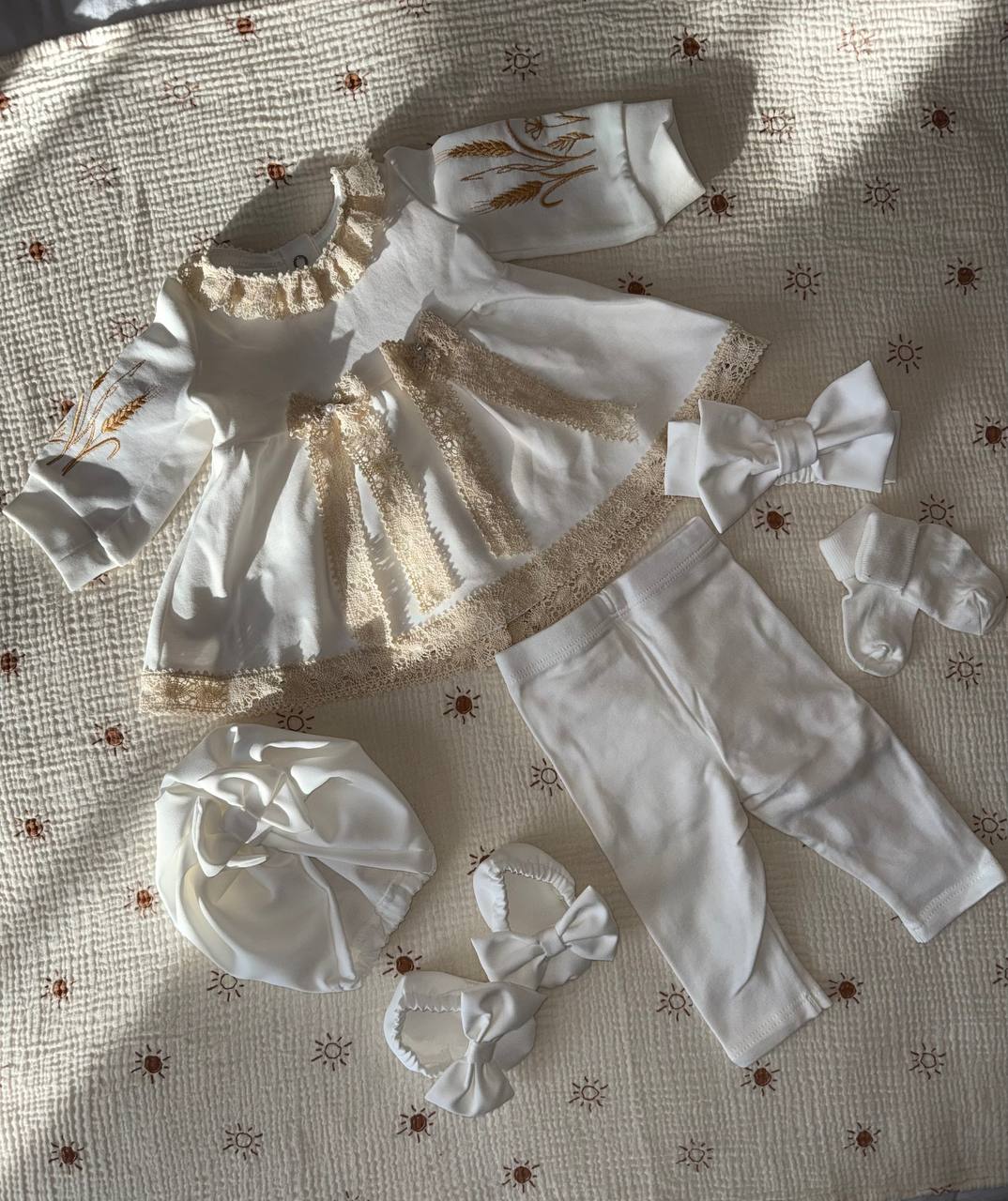 Luxury White Baby Dress Set with Lace & Bow Accessories - Size 56 EU (newborn)