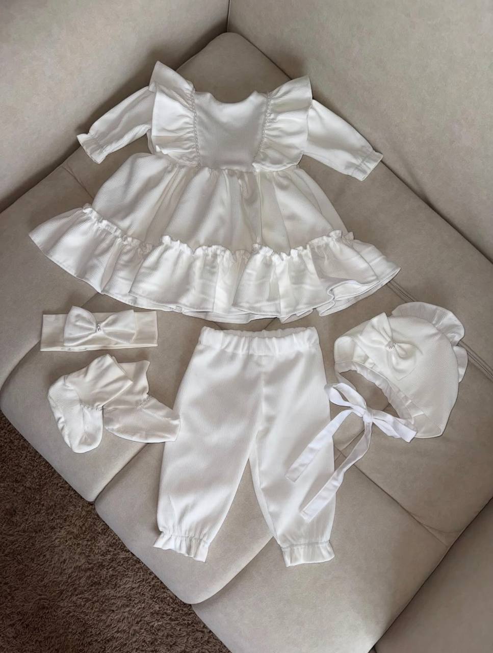 Elegant White Baby Girl Dress Set with Ruffles & Bow Accessories - Size 68 EU (3-6months)
