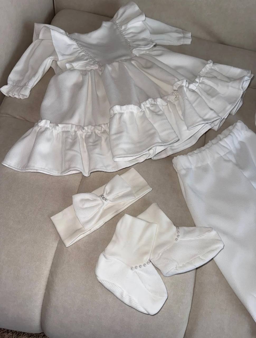 Elegant White Baby Girl Dress Set with Ruffles & Bow Accessories - Size 68 EU (3-6months)